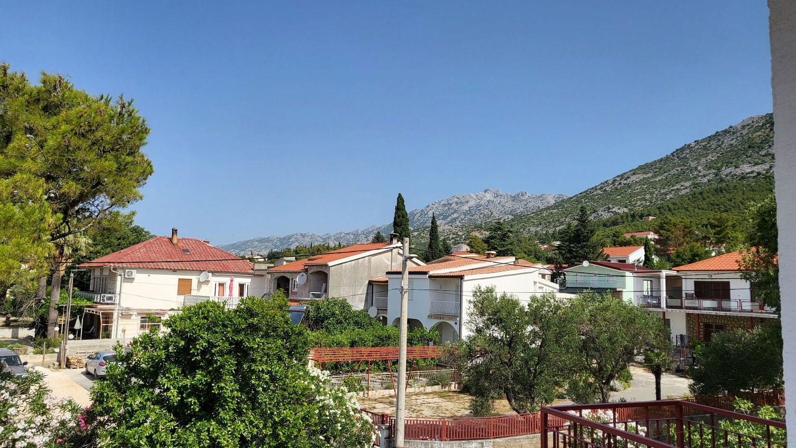 Apartments and Rooms Luka