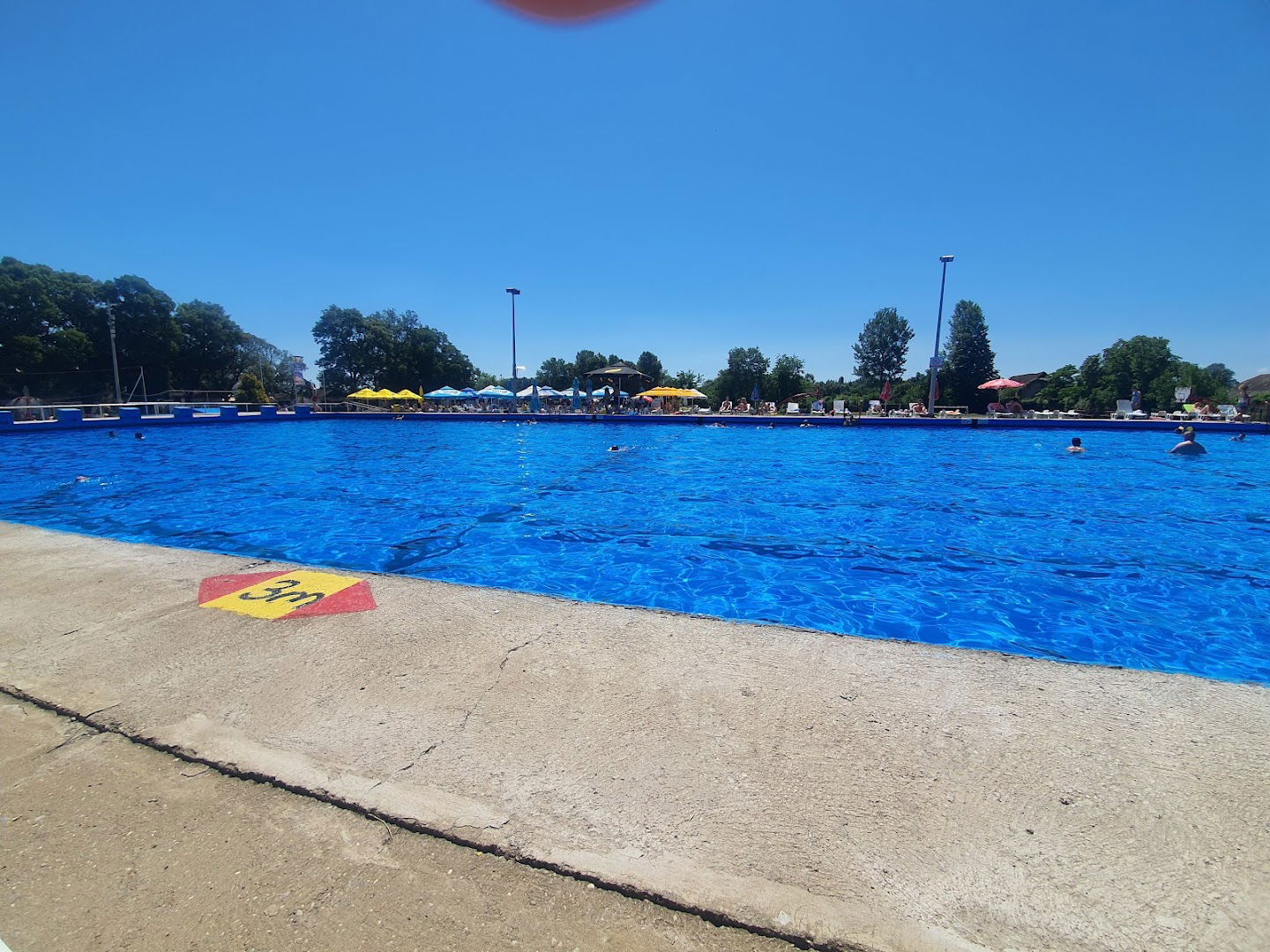 Bazeni banje Dvorovi