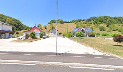 Parkirišče pri domu krajanov