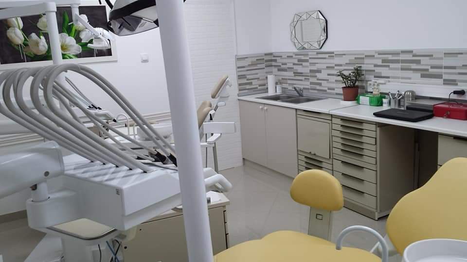 Stomatoloska ordinacija ASTRA | Dental clinic | Cabinet dentaire