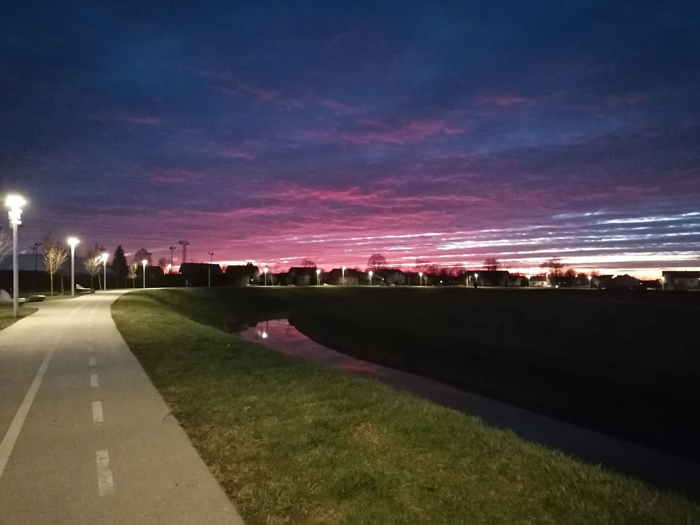 Šetnica uz rijeku Lonju