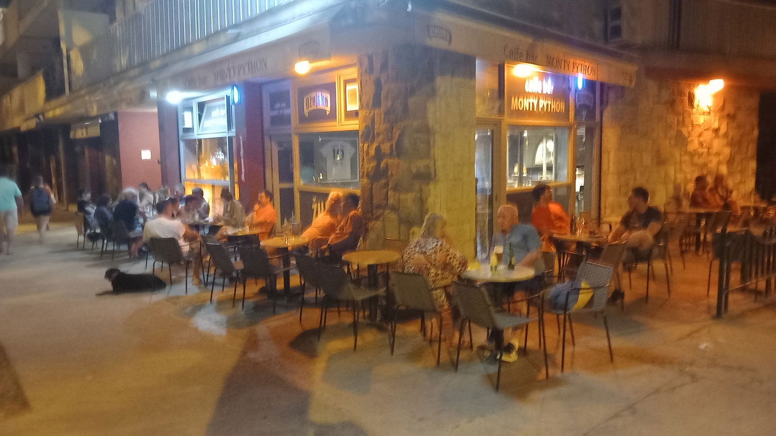 Caffe Bar Monty Python