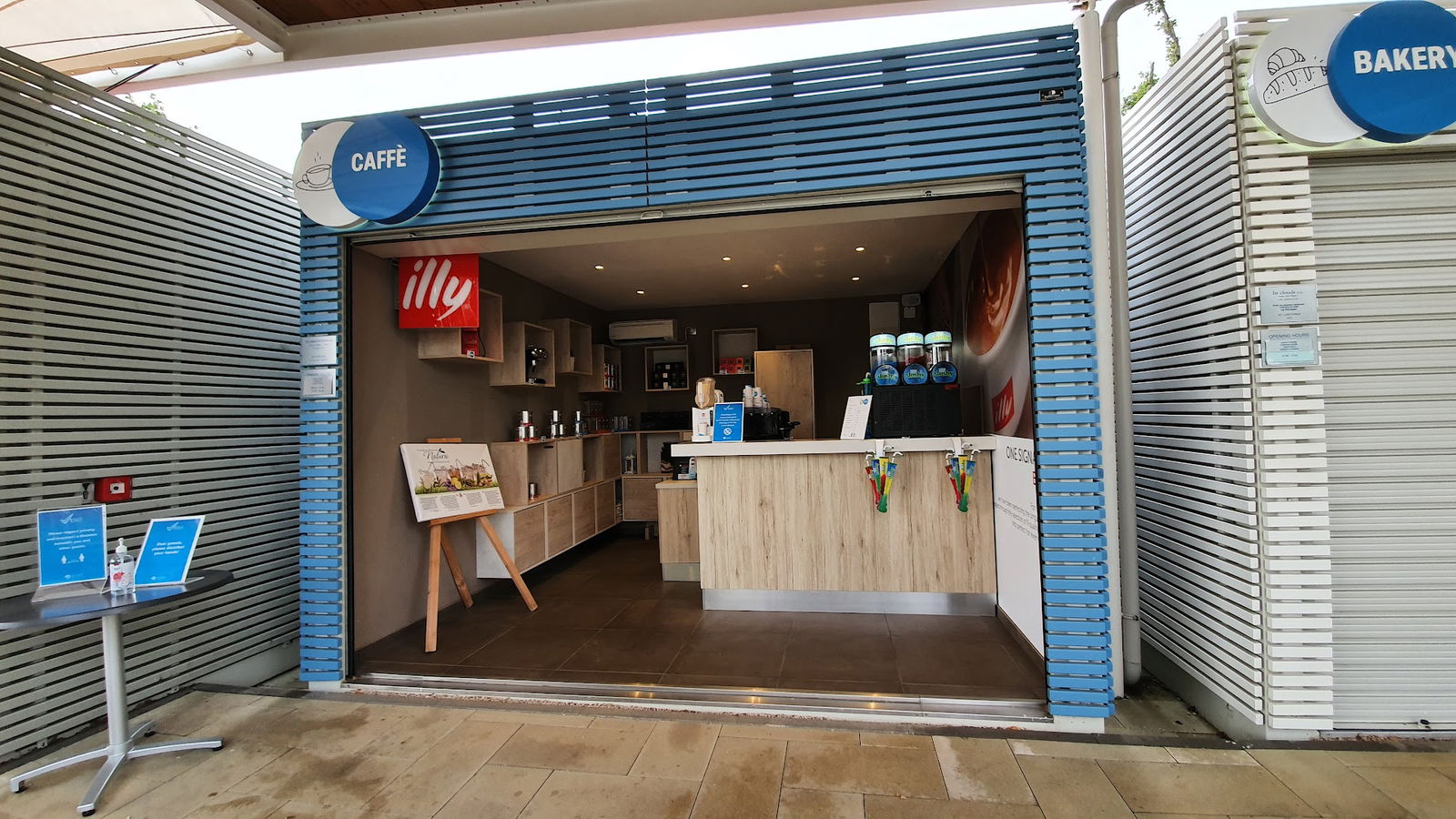 Illy caffe shop