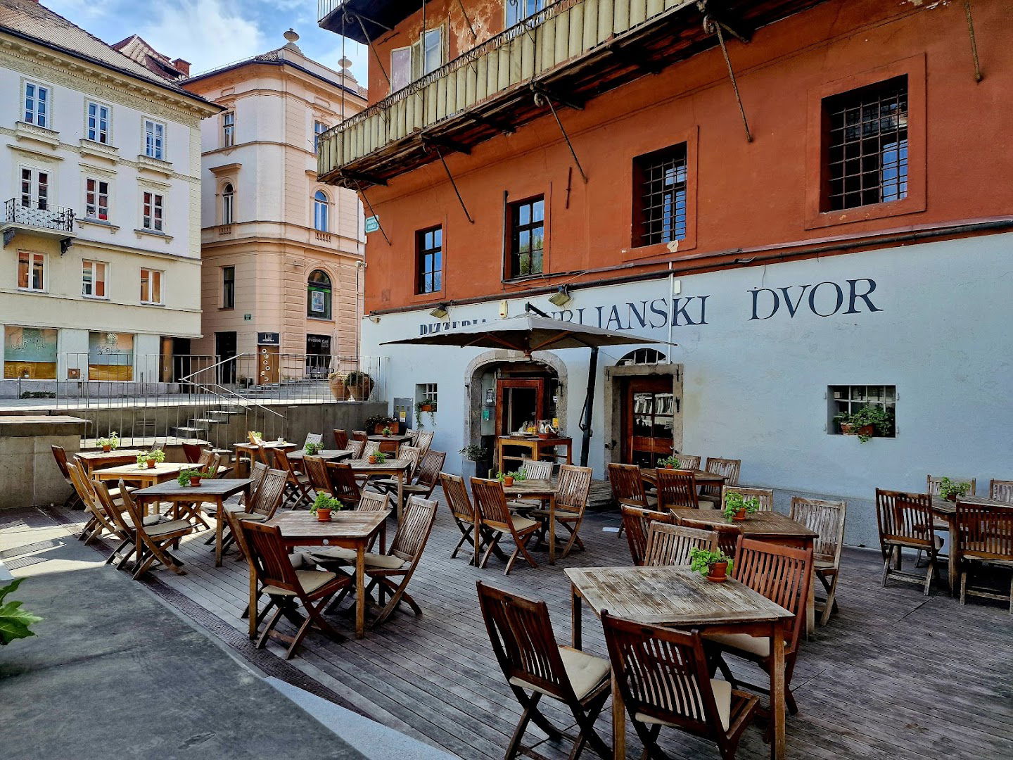 Ljubljanski dvor