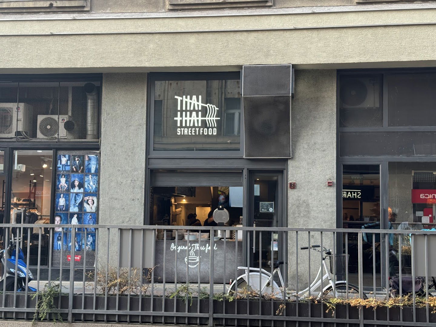 Thai Thai street food