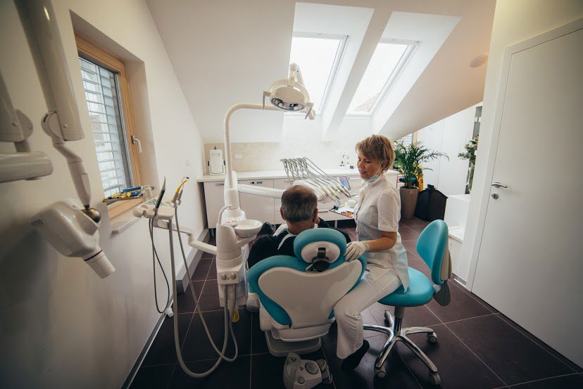 SKYLAB ZOBOZDRAVSTVO DENTALNI IN DIAGNOSTIČNI CENTER.