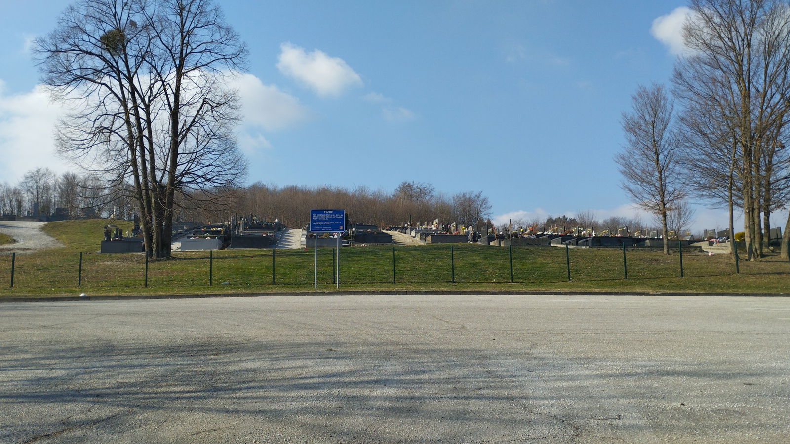 Parking - groblje Otruševec