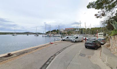 Milna Port