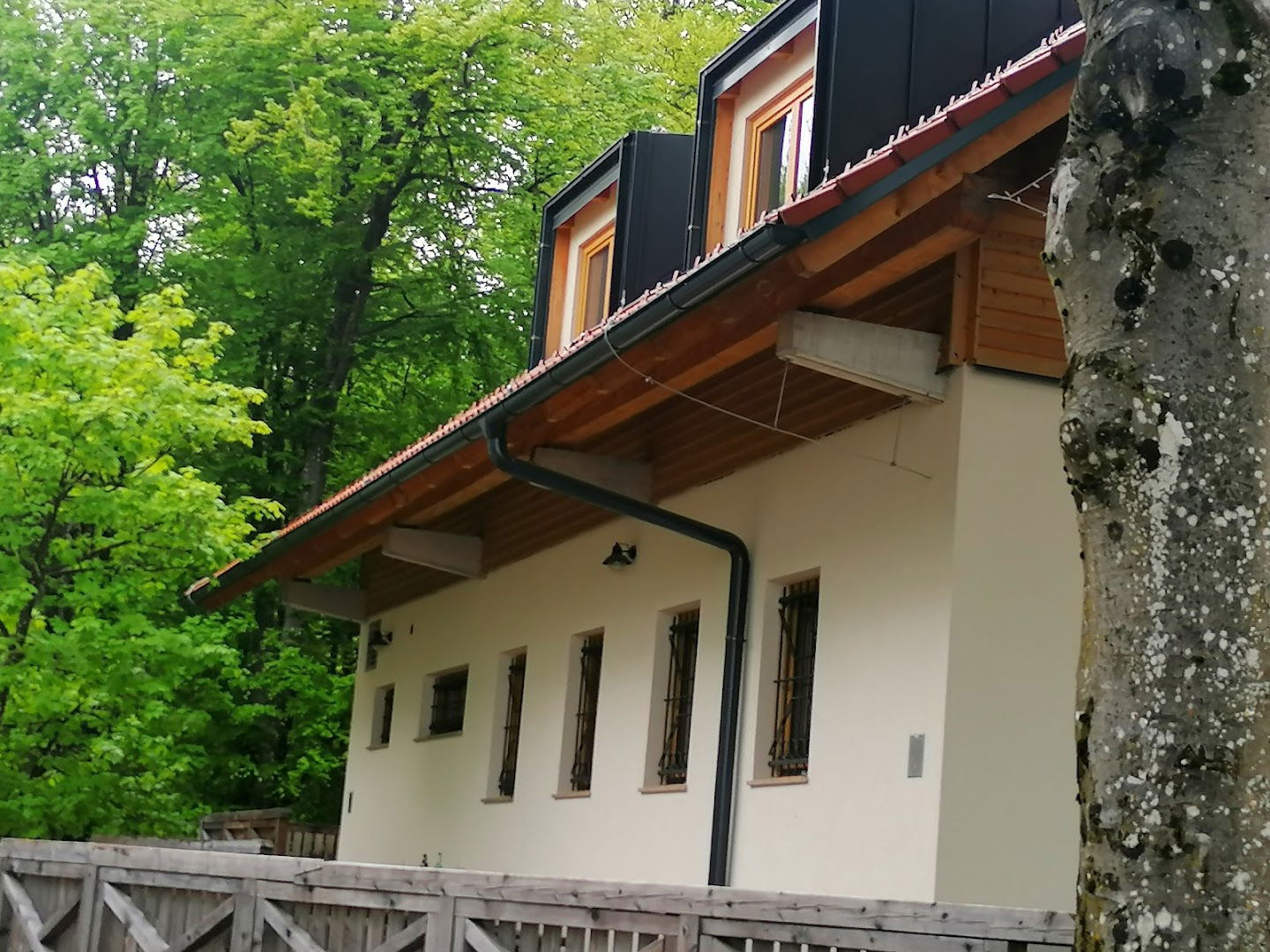 Križišče na Planini nad Stari Vrhniko