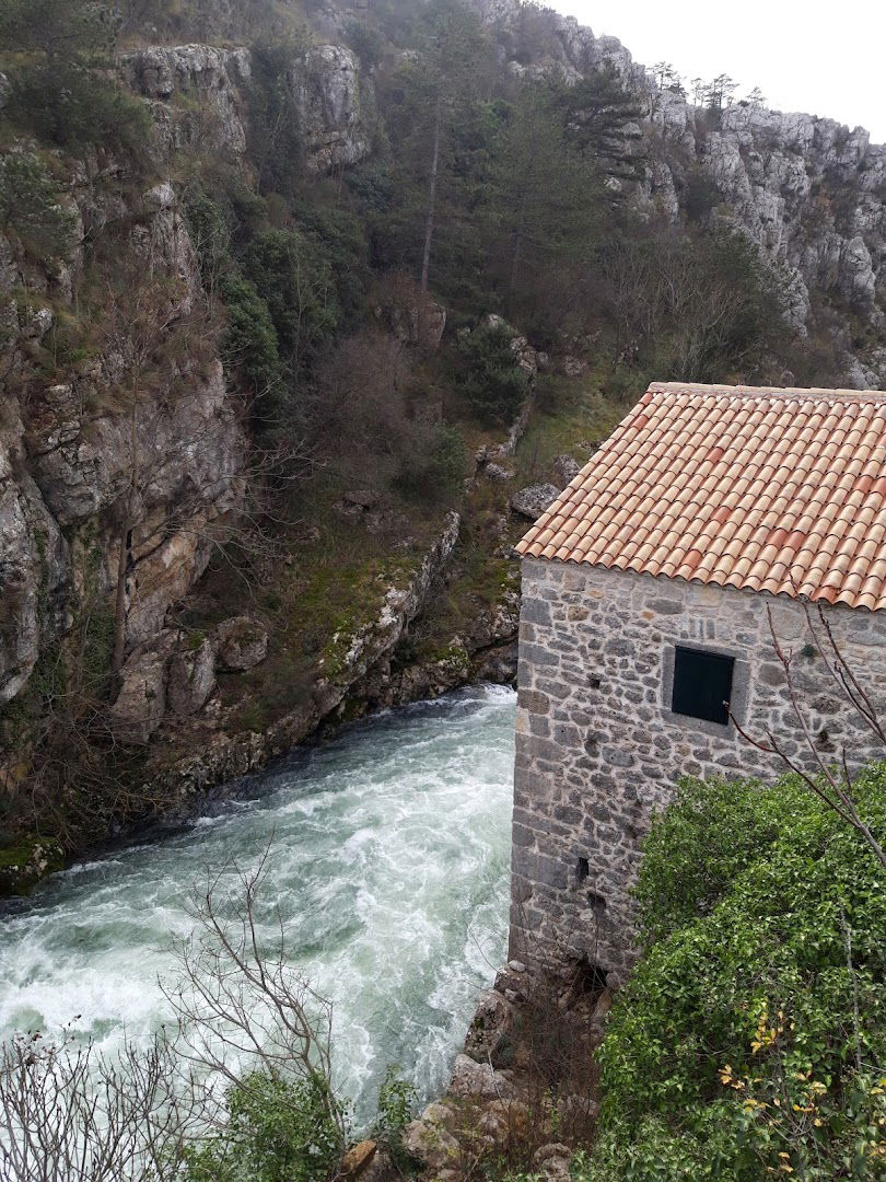 Šetnica uz kanjon Čikole