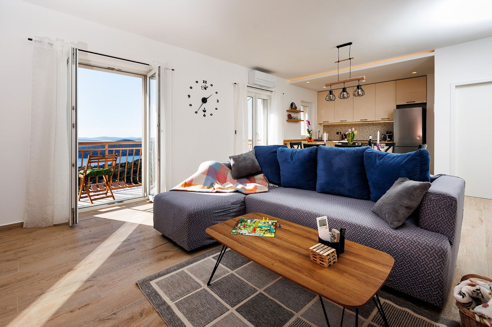 Summer Breeze Apartment, quiet place with a spectacular view and a garden