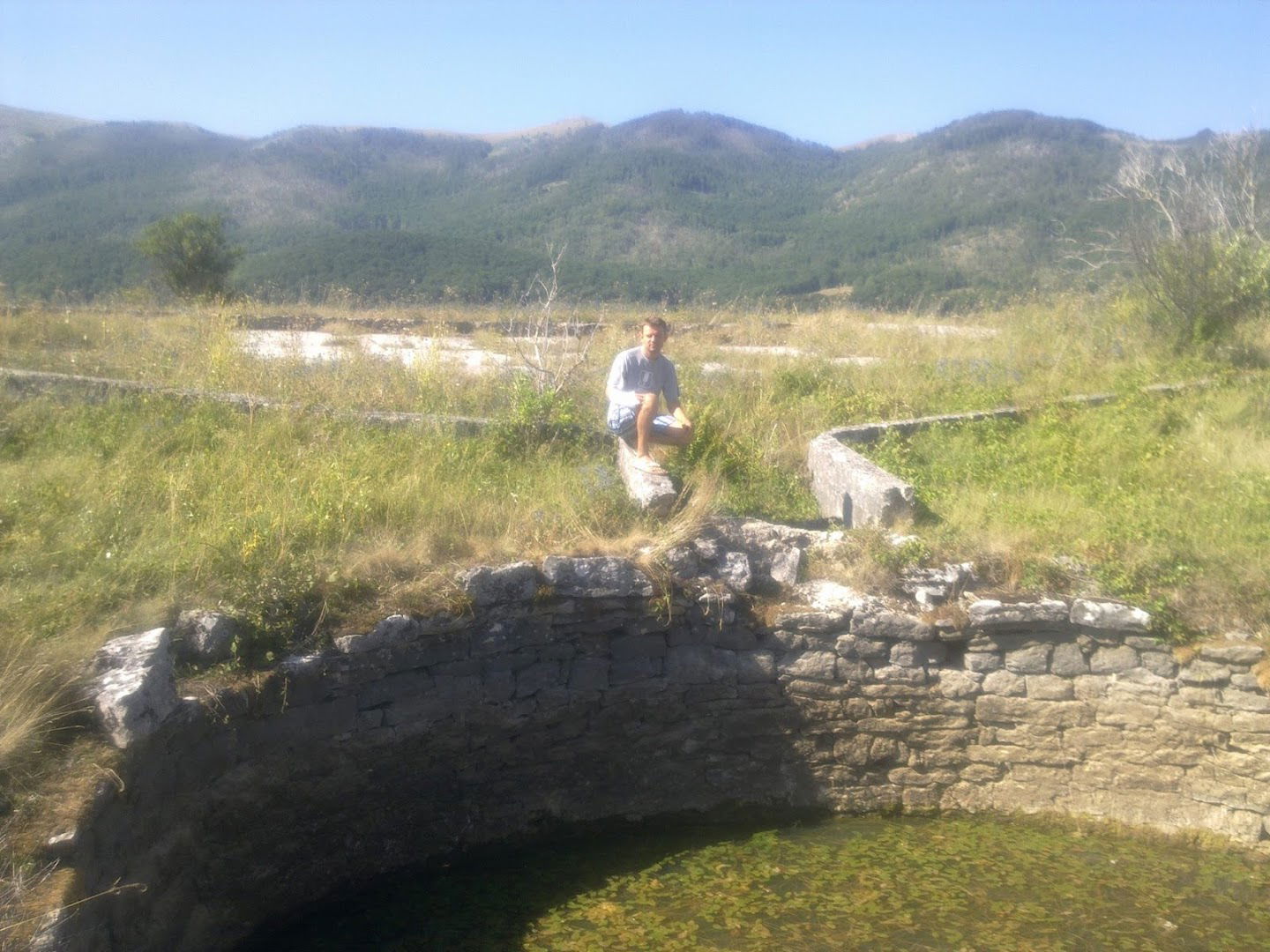 Православно гробље у Доњим Пеуљама