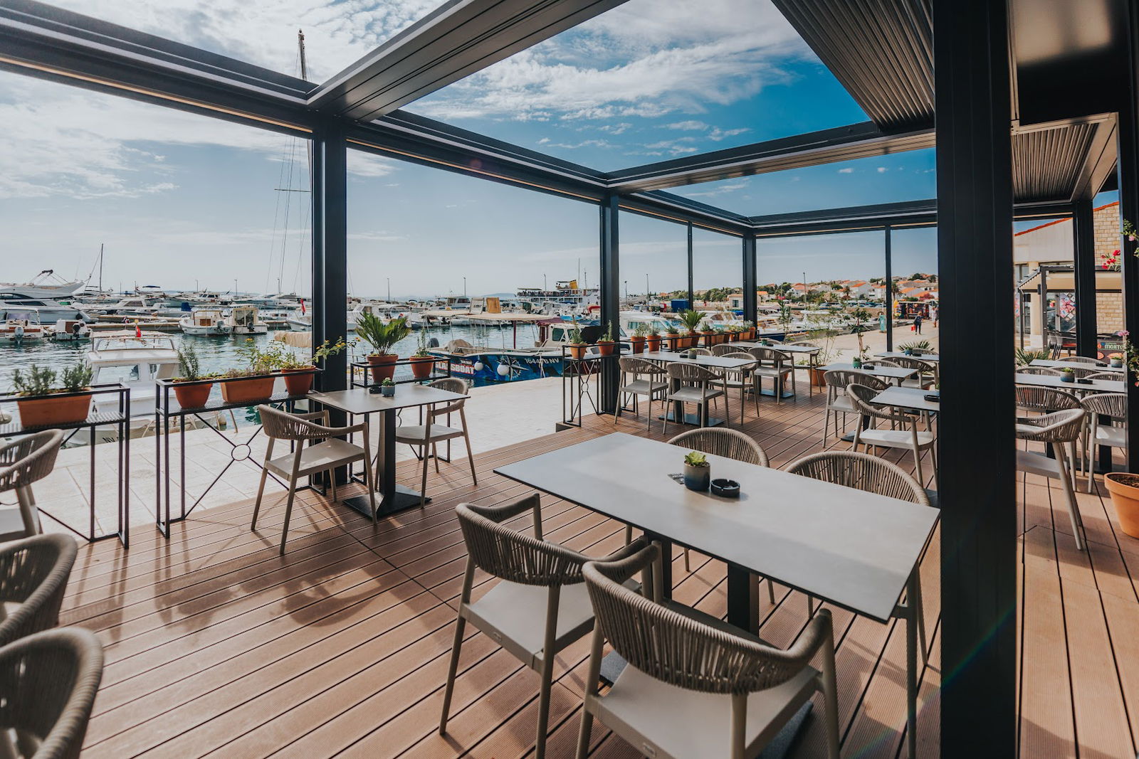 Pupi Tapas & Grill Bar