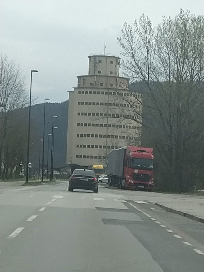 Perutnina Ptuj mesna industrija Zalog, proizvodnja in konzerviranje Perutninskega mesa d.o.o.