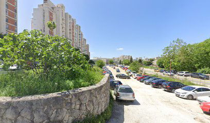 Ul. Moliških Hrvata 2 Parking