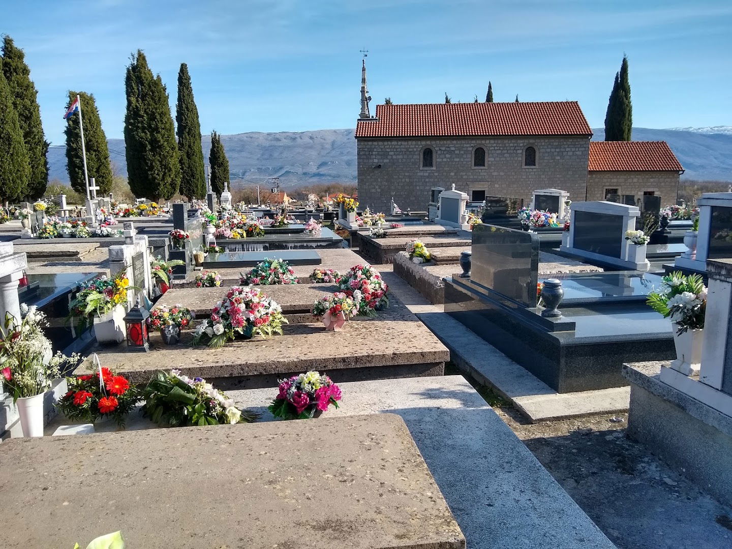 Potravlje cemetery