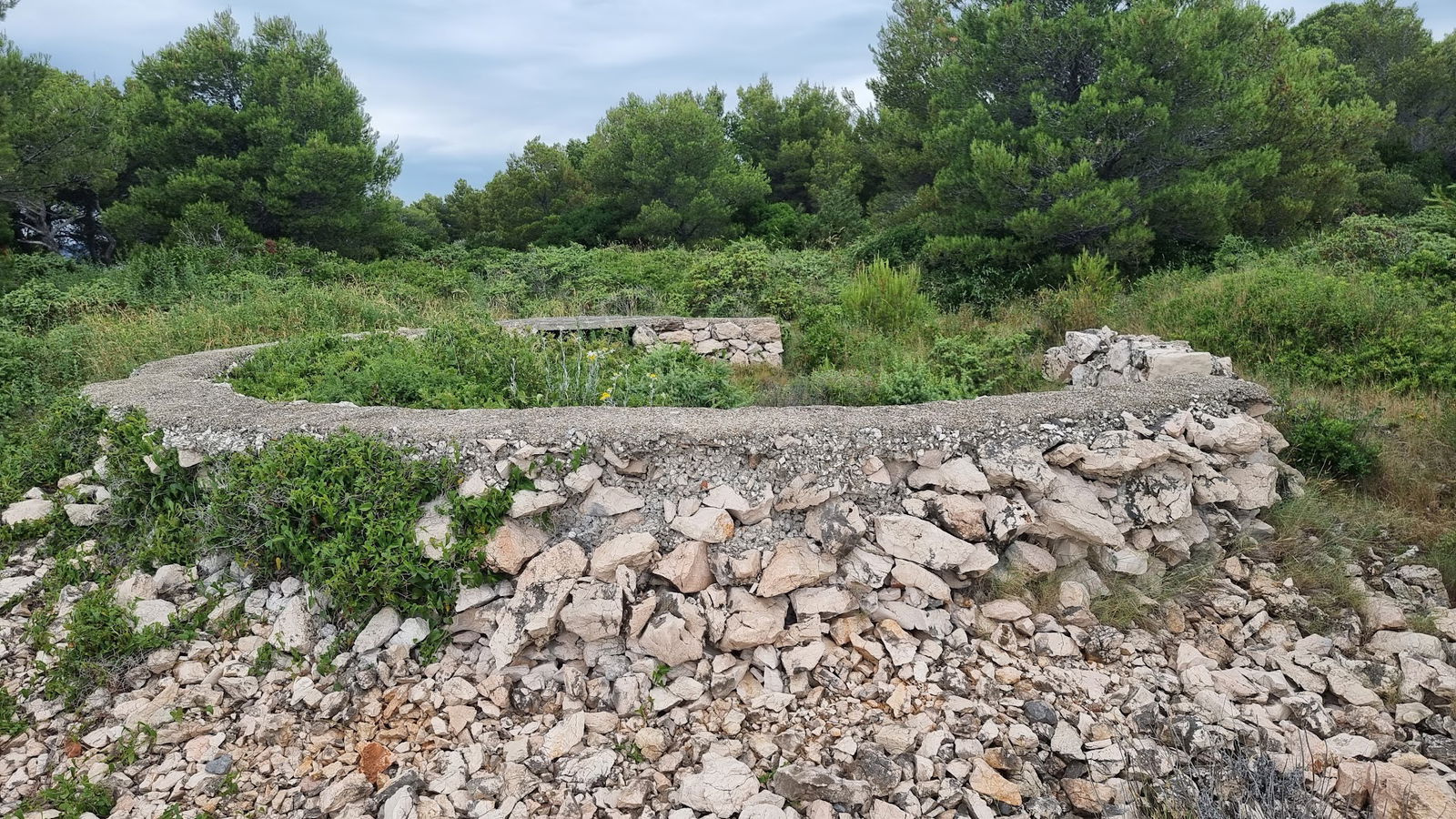 JNA Obalna baterija lemiš