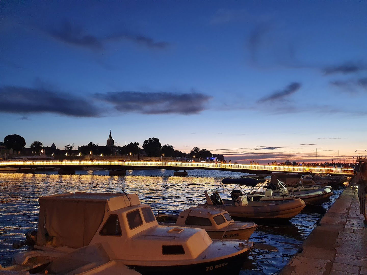 [P] Obala kneza Branimira 9 Parking