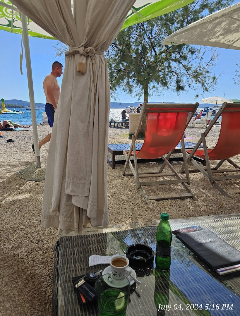 Maximus grill & lounge bar