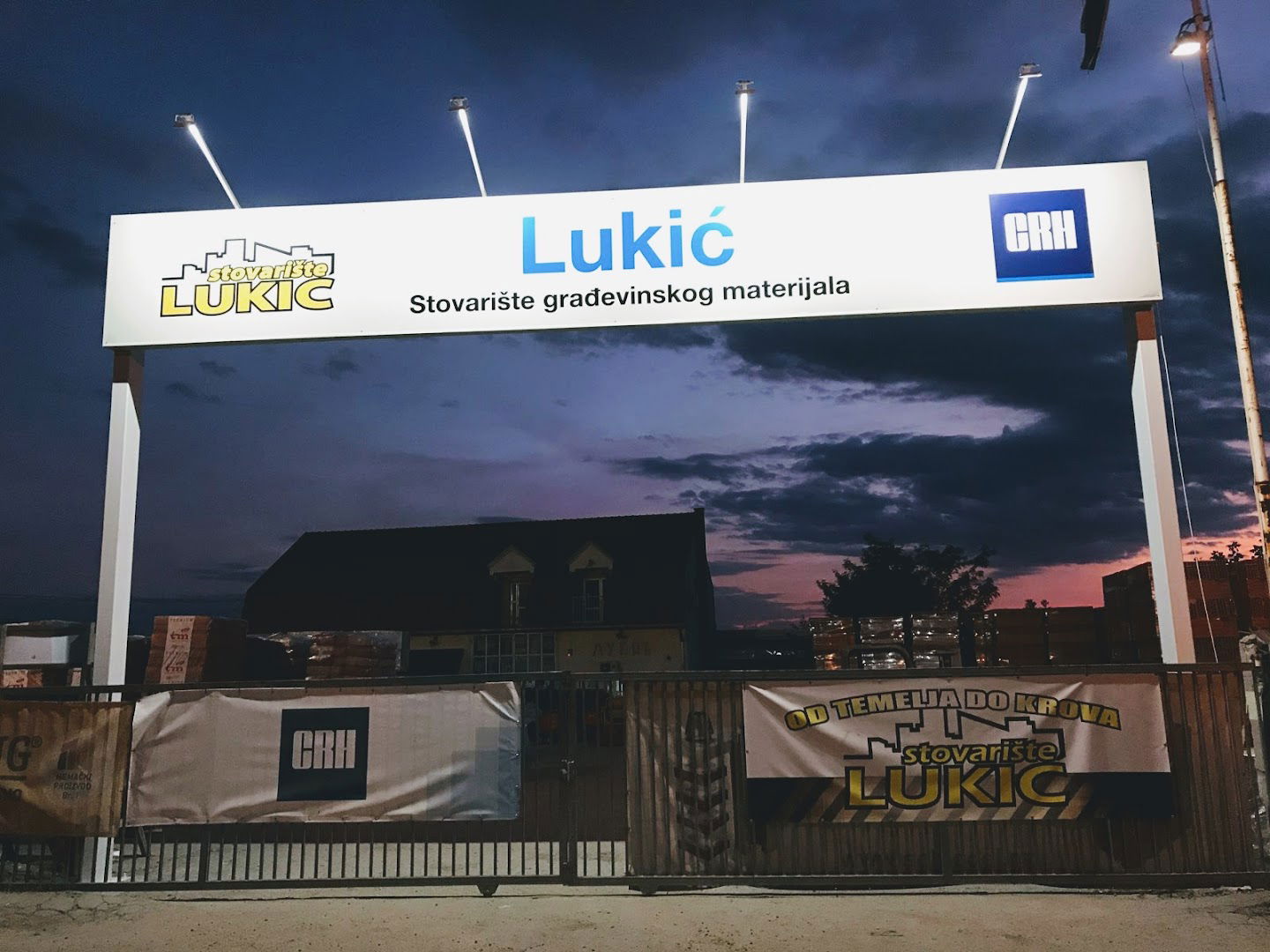 ЛУКИЋ СТОВАРИШТЕ