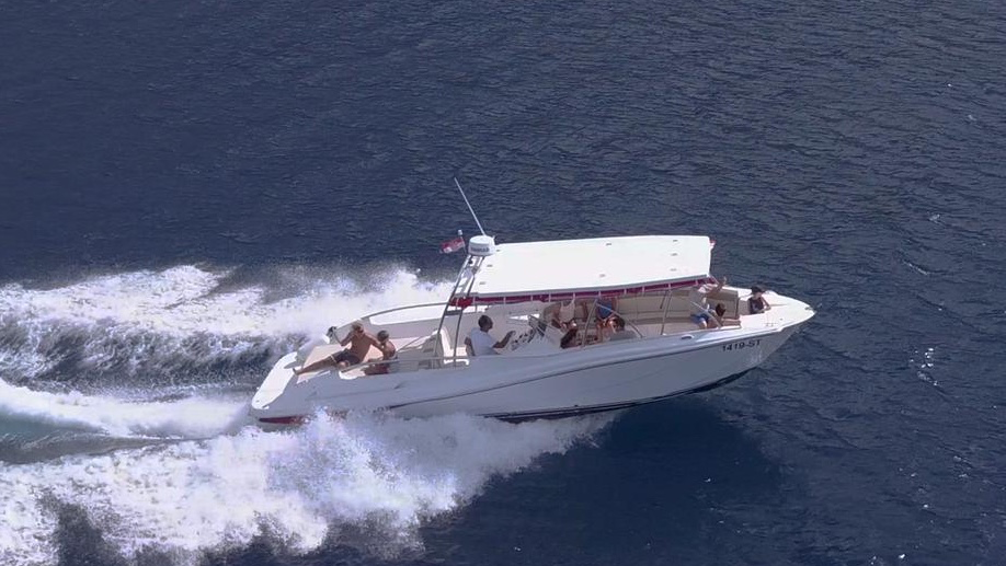 Rent a speedboat and excursions