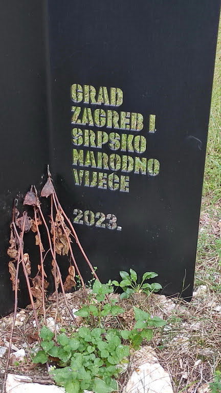 Spomenik obitelji Zec