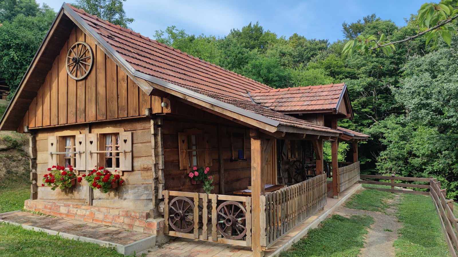 Grebengradska Medna Hiža