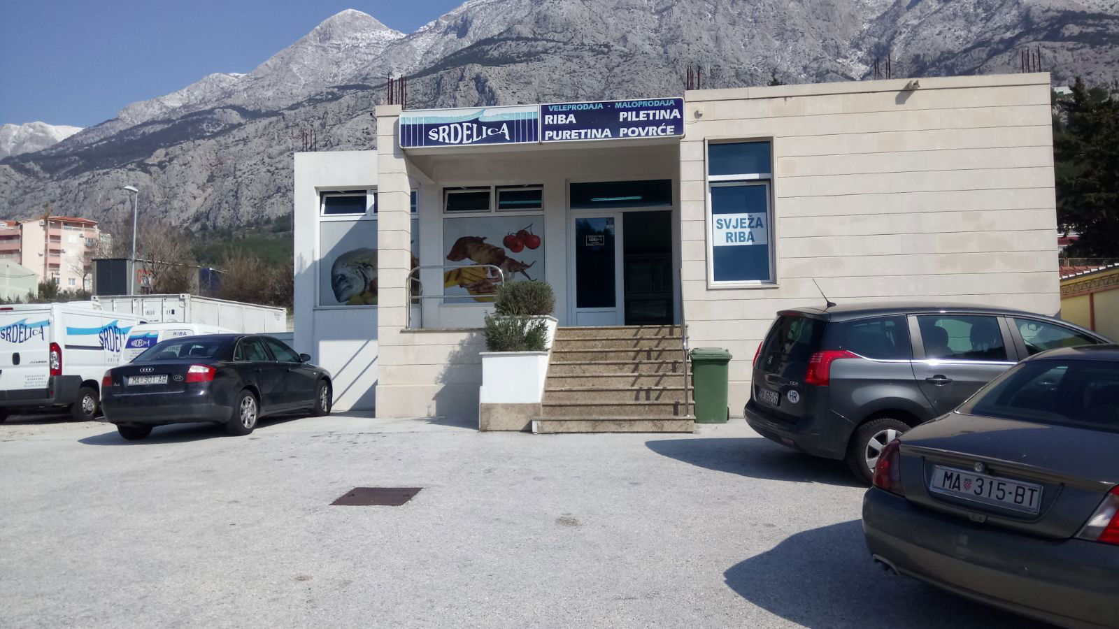 Srdelica, trgovinu ribom, mesom i povrćem