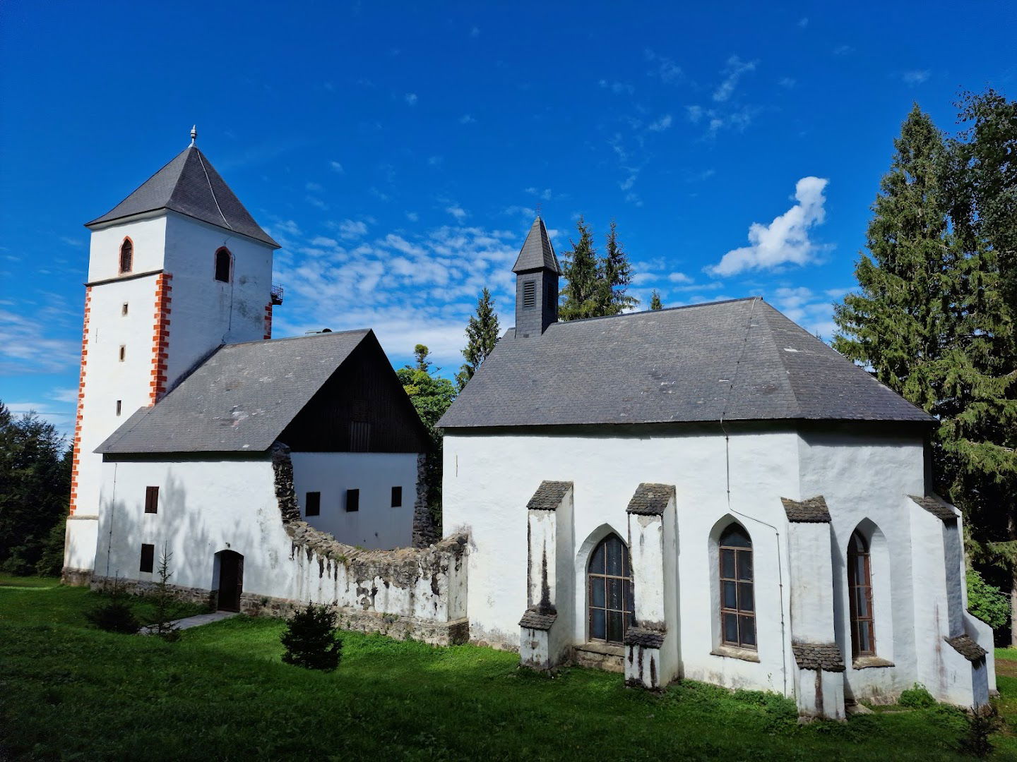 Cerkev sv. Bolfenka, Hrastje