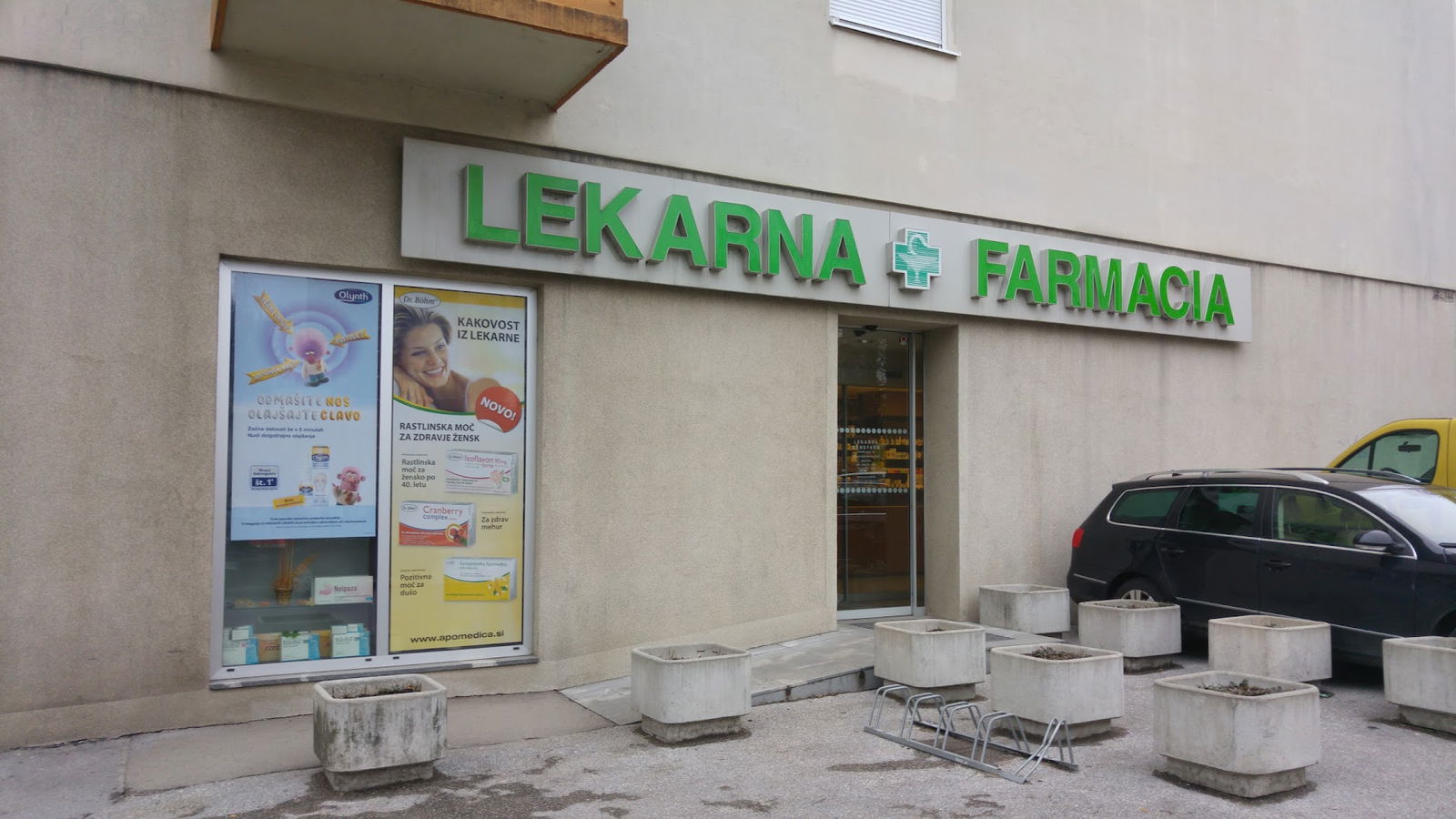 Lekarna SANOFARM • • • •