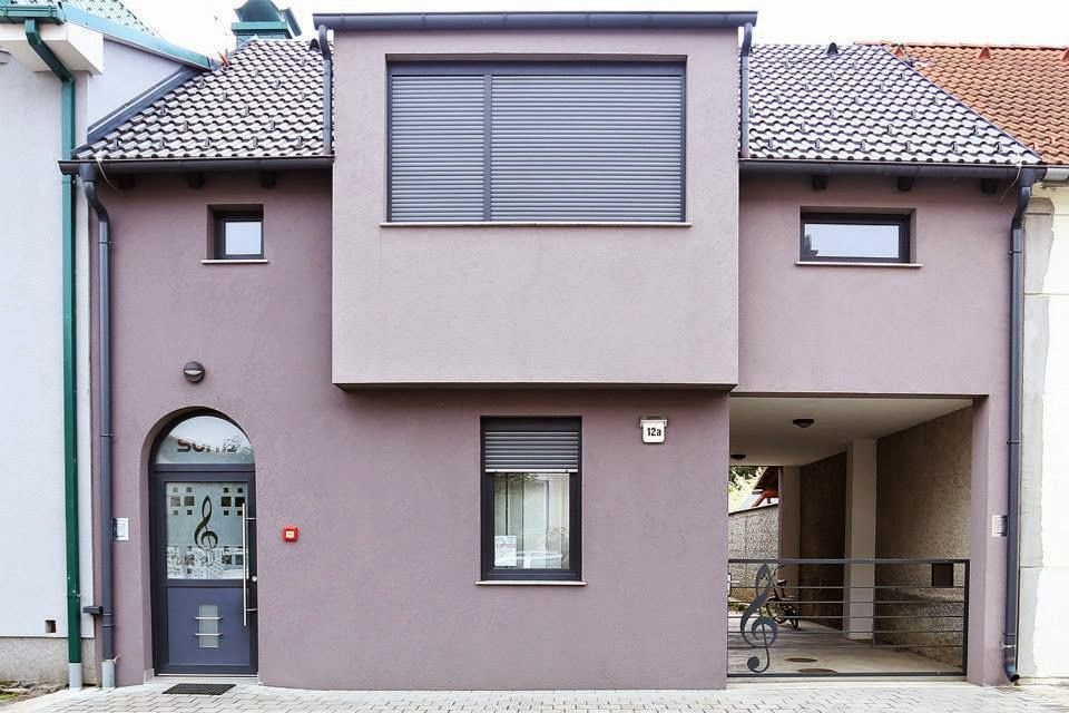 SUITA škola sviranja i pjevanja