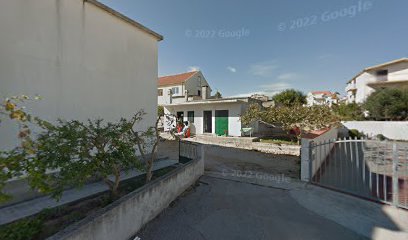 Apartment mit großen Pool